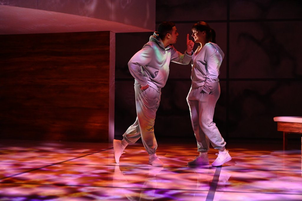The Effect at the English Theatre Frankfurt: Connie and Tristan falling in love