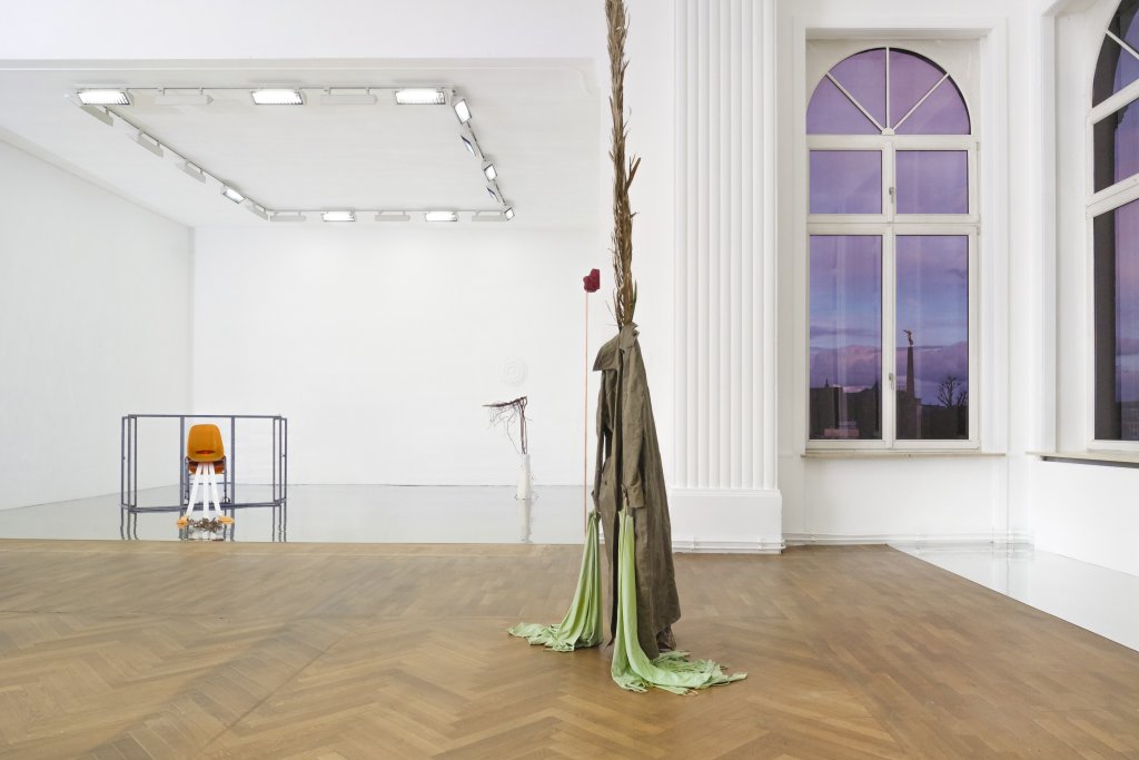 Sophie Jung Exhibition - hanging coat © Lynn Theisen