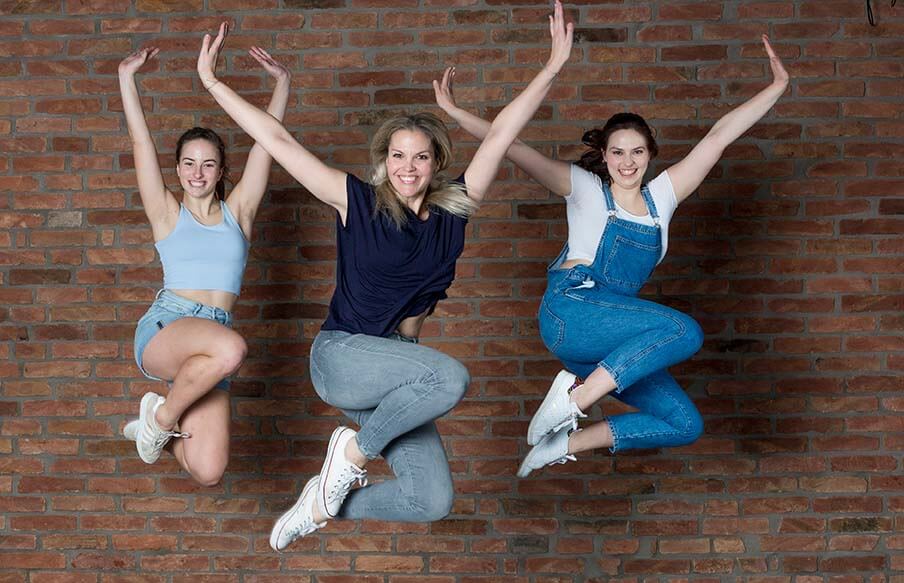 Petra Böhm with two students